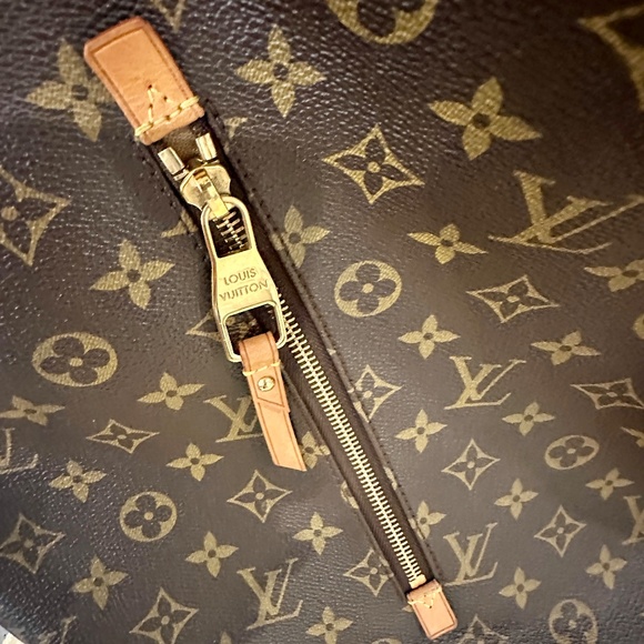 Louis Vuitton Brown Monogram Shoulder Bag - Picture 8 of 12